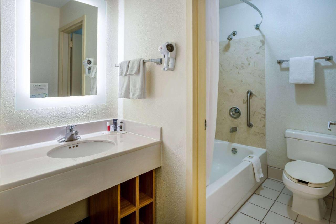 Hotel Carolina A Days Inn By Wyndham Île de Hilton-Head Extérieur photo