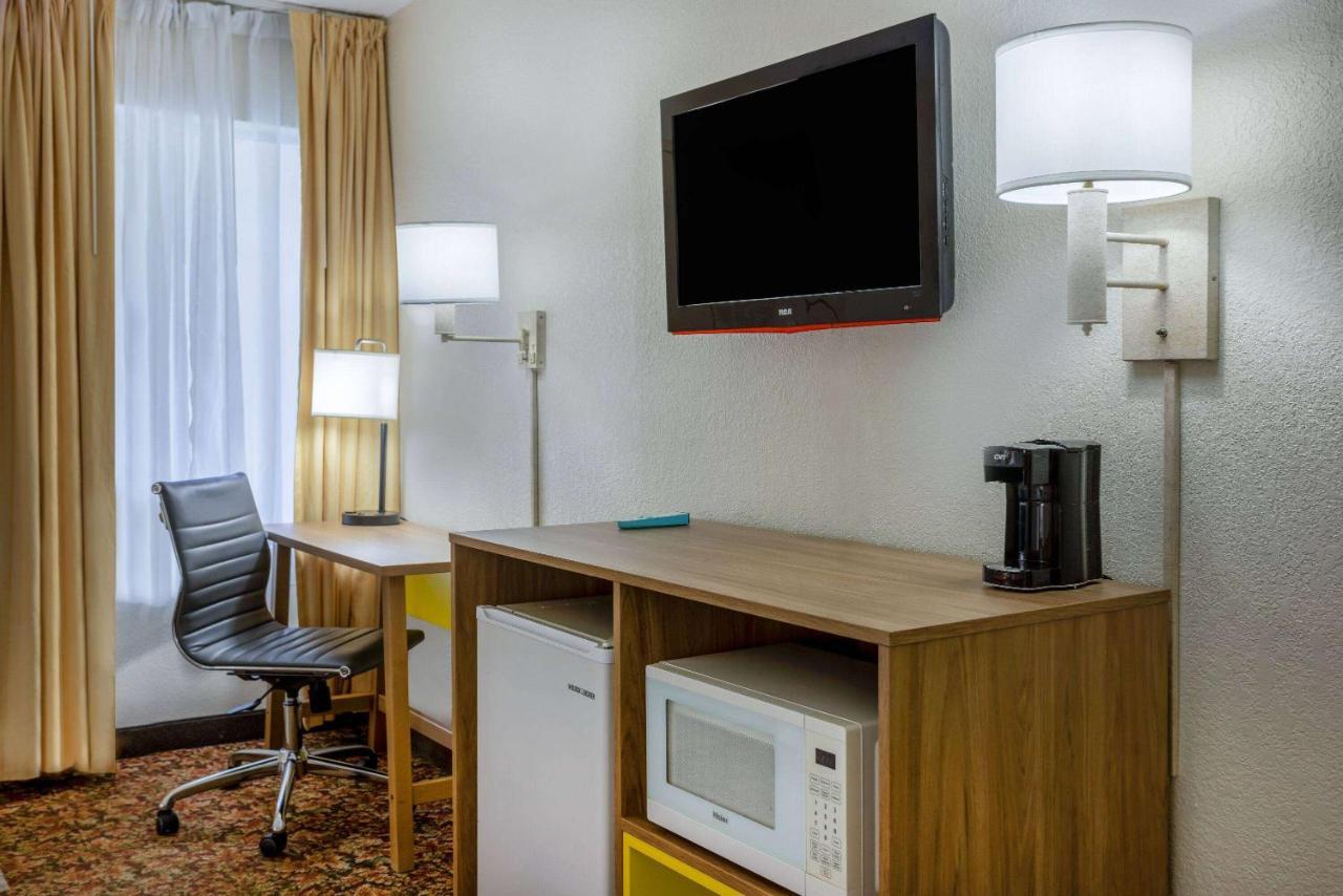 Hotel Carolina A Days Inn By Wyndham Île de Hilton-Head Extérieur photo